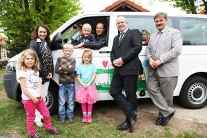 GLS_Übergabe Kindergartenbus Neuenstein_